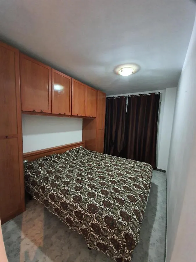 Nataixa Apartment Roses